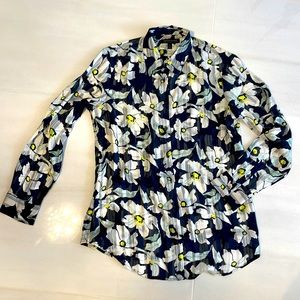 NEW, Size M, sheer floral design